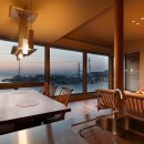 荒崎週末住居〜海・夕陽・富士山を望む家〜の写真 ダイニングテーブル