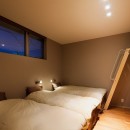 荒崎週末住居〜海・夕陽・富士山を望む家〜の写真 寝室