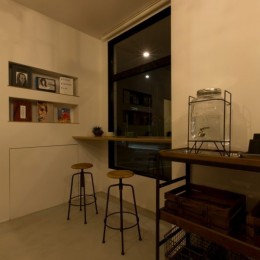 アイアンフレームを使ったオシャレなカフェ（cafe CICERO） (客席)