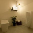 アイアンフレームを使ったオシャレなカフェ（cafe CICERO）の写真 トイレ