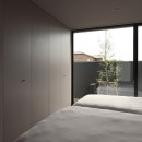 名古屋市H邸～STEP HOUSEの写真 庭に面した落ち着いた寝室
