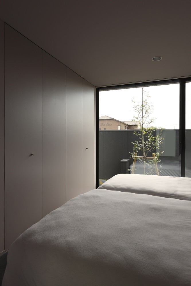 ベッドルーム事例：庭に面した落ち着いた寝室（名古屋市H邸～STEP HOUSE）