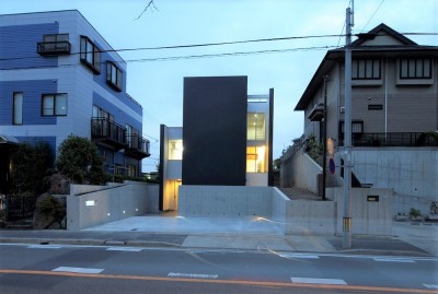 外観夜景 (名古屋市T邸～幾つもの外部空間を内包する家)