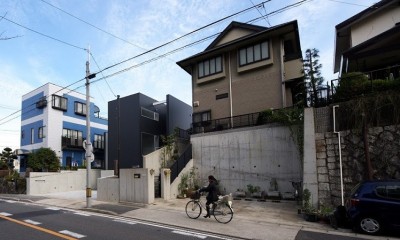 名古屋市T邸～幾つもの外部空間を内包する家 (南西から見た外観)
