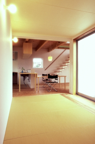 縁なし畳の予備室としての畳スペース (東松山のＬ型ボックス／Ｍｏさんの家)
