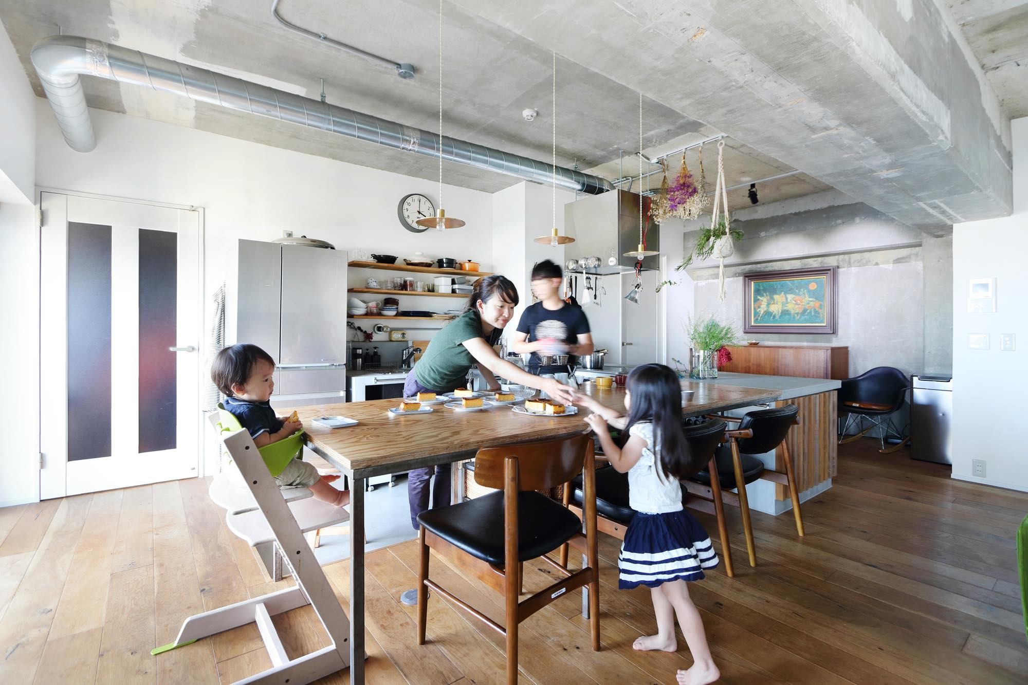 家族団欒は キッチンで マンションリノベーション事例 Suvaco スバコ 家族団欒は キッチンで マンションリノベーション事例 Suvaco スバコ