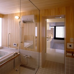 湯沢の住宅 (浴室)