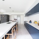白妙の家～タイルと石材によるラグジュアリーリノベーションの写真 キッチン