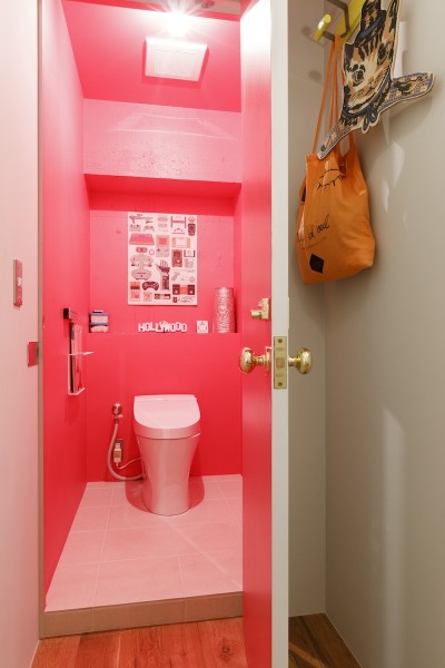 トイレ (S邸-壁に色を塗りたい！夢とこだわりの詰まった寝室)