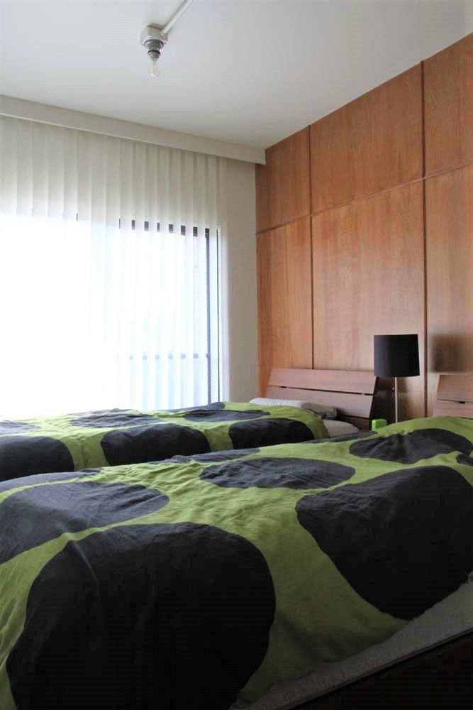 コンパクトな主寝室 シンプルに暮らせる ヴィンテージスタイルの家 ベッドルーム事例 Suvaco スバコ