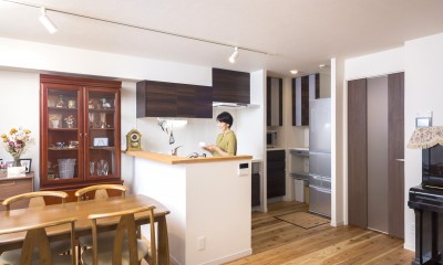 「理想の家に住みたい」という夢を叶えた、前向きリノベーション (キッチン)