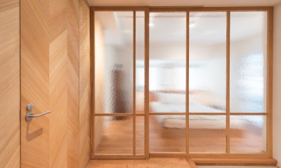 豊島区Ｗさんの家 (丁度良い揺らぎと透明感のガラスの壁)