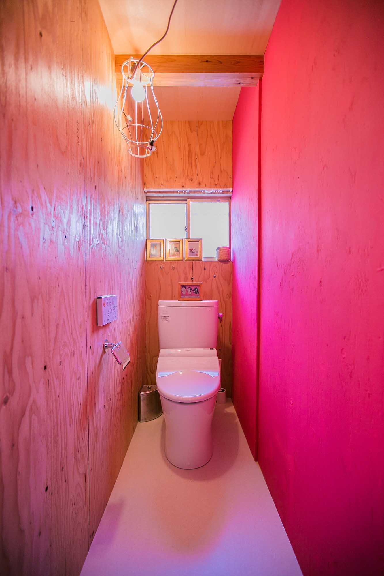 バス/トイレ事例：トイレ（【継承リノベーション】想い出BOX～おじいさまから譲り受けた木造の家、思い出を繋いでいく住まい～）