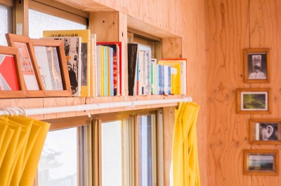 書棚 (【継承リノベーション】想い出BOX～おじいさまから譲り受けた木造の家、思い出を繋いでいく住まい～)