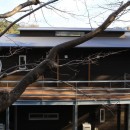 片瀬の家～雛壇敷地に建つ、桜を望める二世帯住宅～の写真 片瀬の家　外観・3