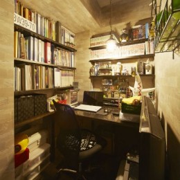 書斎 (お気に入りの雑貨に囲まれたニューヨークカフェスタイルのお家)