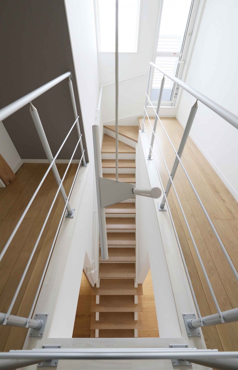 ファーバルデザイン一級建築士事務所「エアコン1台で家じゅう快適。デザイン性の高い高気密・高断熱の家。」