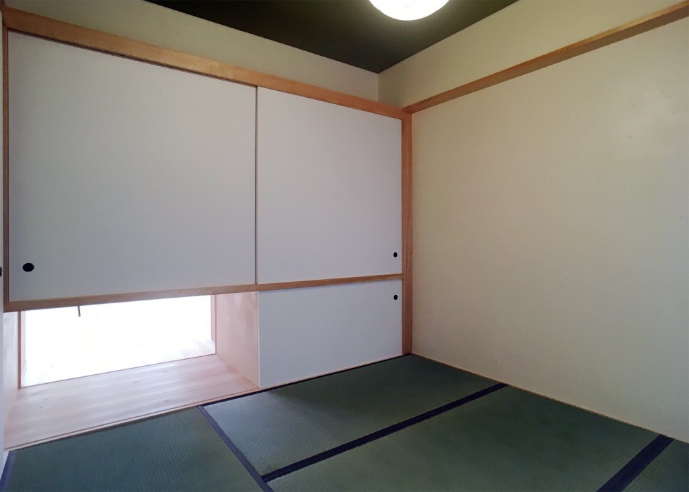 裁縫スペースのある家　浦和マンションリノベーション (風通しの良い寝室が欲しい。)