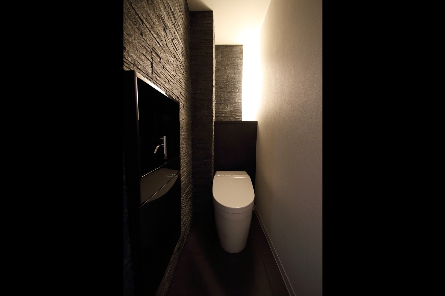トイレ ホテルライクな印象で開放感ある大人のリノベーション住まい バス トイレ事例 Suvaco スバコ