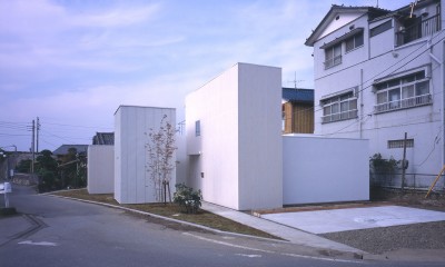 富津の2世帯住宅 (外観（道路側）)