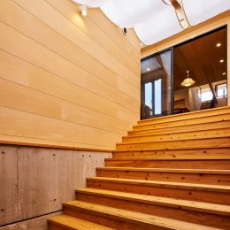 大階段サンルーム (西魚の家～中古住宅を購入してスケルトンリノベーション～)