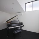 建もの探訪で放送　ピアノ室のある狭小住宅・スキップフロアを生かしたOUCHI-29の写真 ピアノ室