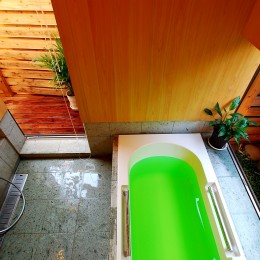 印旛の家　－終の棲家　緑の中に建つ平屋－ (浴室)