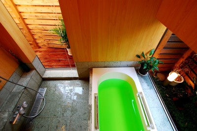 浴室 (印旛の家　－終の棲家　緑の中に建つ平屋－)