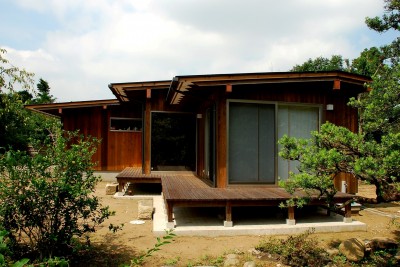 外観 (印旛の家　－終の棲家　緑の中に建つ平屋－)