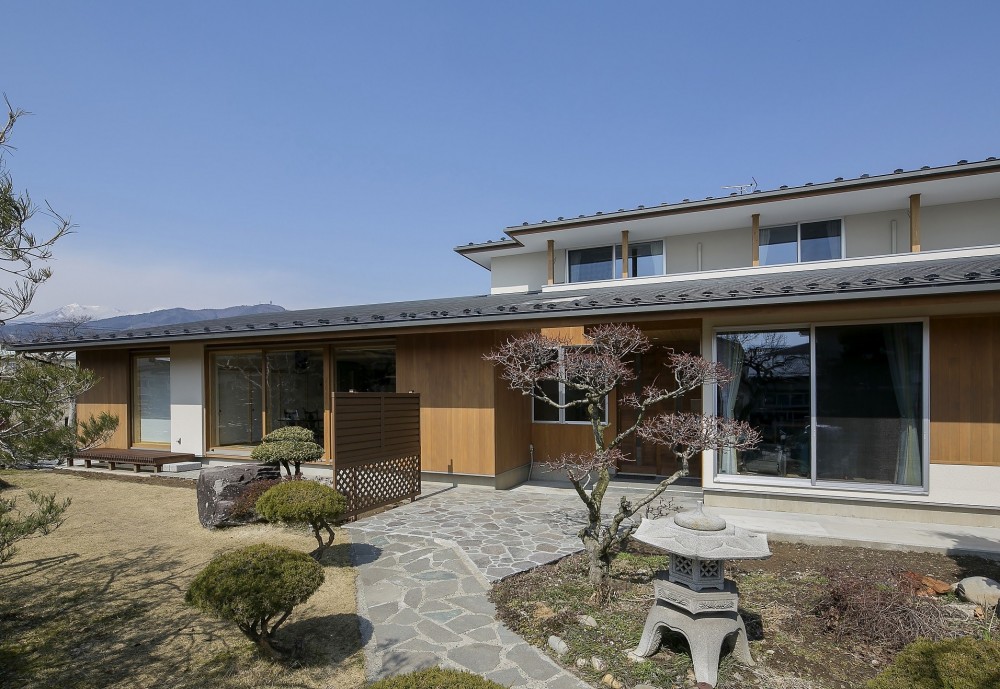 『上駒沢の家』プライベートを大切にした二世帯住宅 (親世帯のファサード)