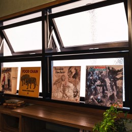 カフェ窓の画像1