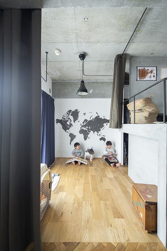 子供部屋事例：フリールーム（木とコンクリートの自然体な暮らし）