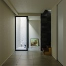 視野広がる家の写真 シンプルモダンな玄関