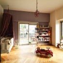 アンティーク家具が似合う部屋の写真 LDKと繋がる子供室