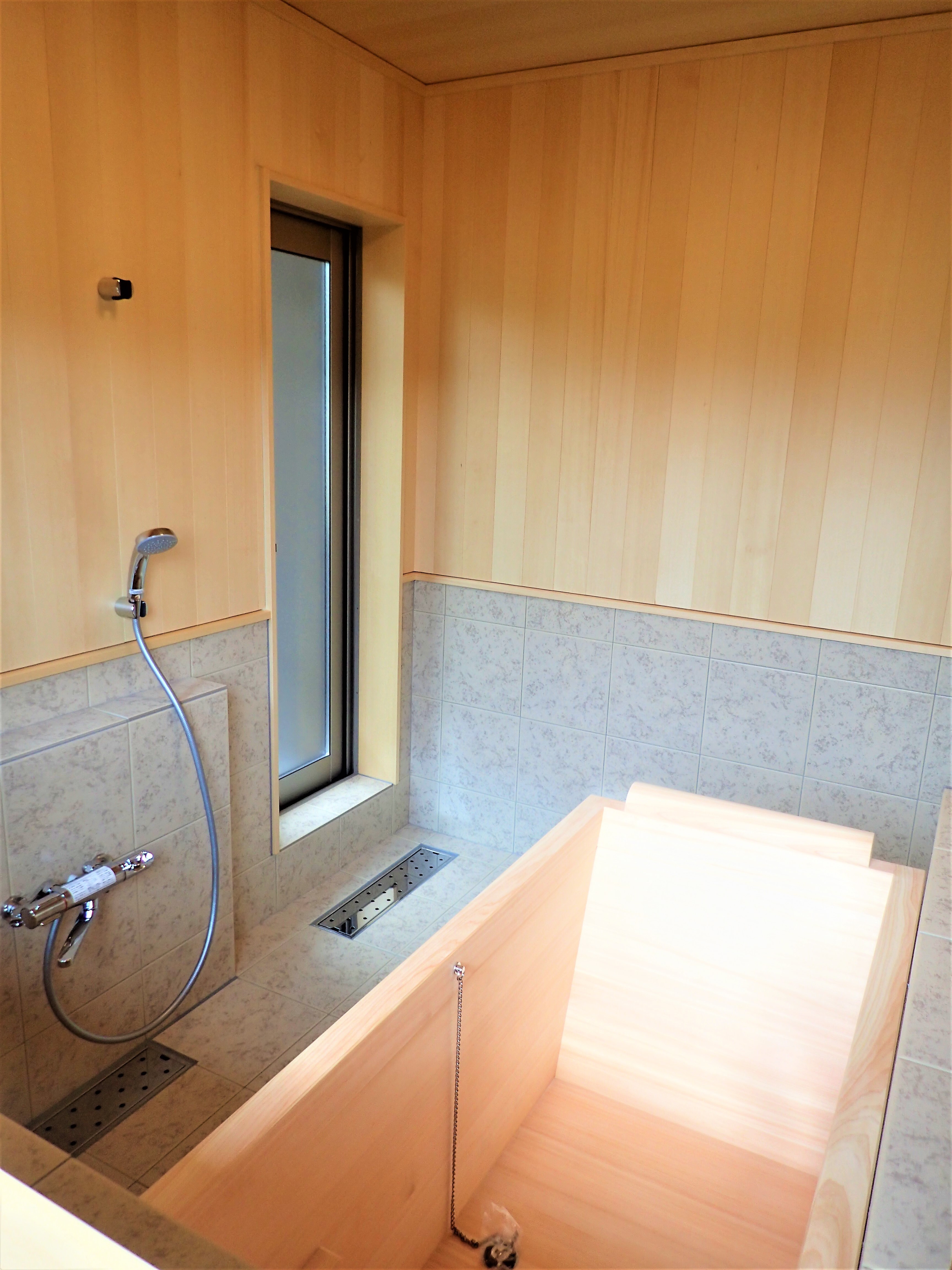 バス/トイレ事例：桧風呂（無垢桧をふんだんに使ったお風呂で木の香りに包まれた保養所）
