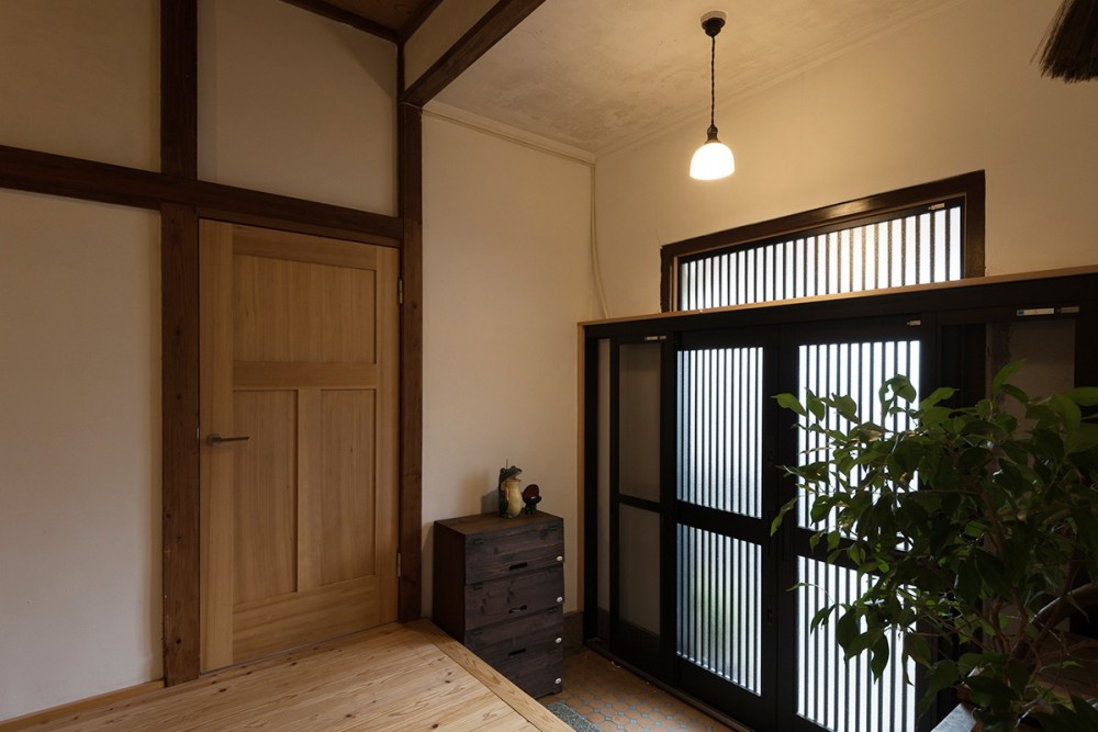 城下町の昭和レトロな日本家屋 (玄関)