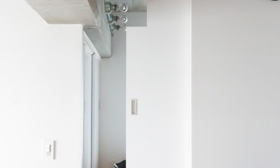 小上がり寝室｜モールテックスキッチンのシンプルリノベーション