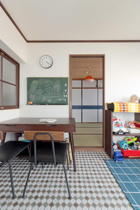 1枚目 洋室 古き良き日本の昭和を感じる 子供部屋事例 Suvaco スバコ