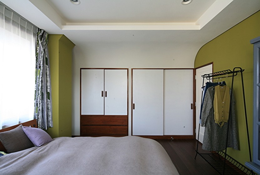 ベッドルーム事例：部屋と統一感を出す収納（O邸）