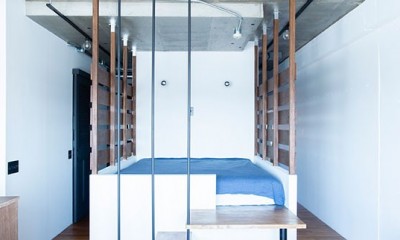 小上がりのベッドルームで光を取り入れるユニークなお部屋