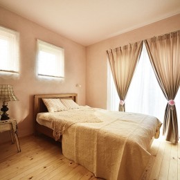 女性らしいエレガントな寝室 (新築のようなフルリフォームで新生活スタート)
