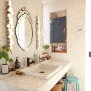 カラフルな異素材ハウスの写真 洗面室