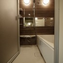 タイルで高級感ある玄関・廊下にの写真 バスルーム