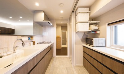 すっきりと片付くキッチン｜洗練された空間。都市の暮らしを楽しむ理想のリノベーション