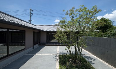 山隈の家 (中庭)