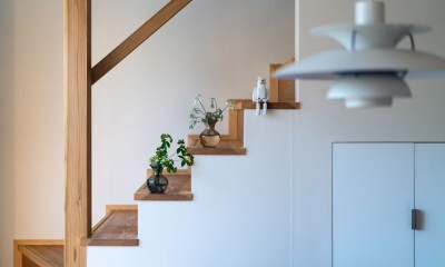 リビング階段｜椿山の家　－つながりのある家－