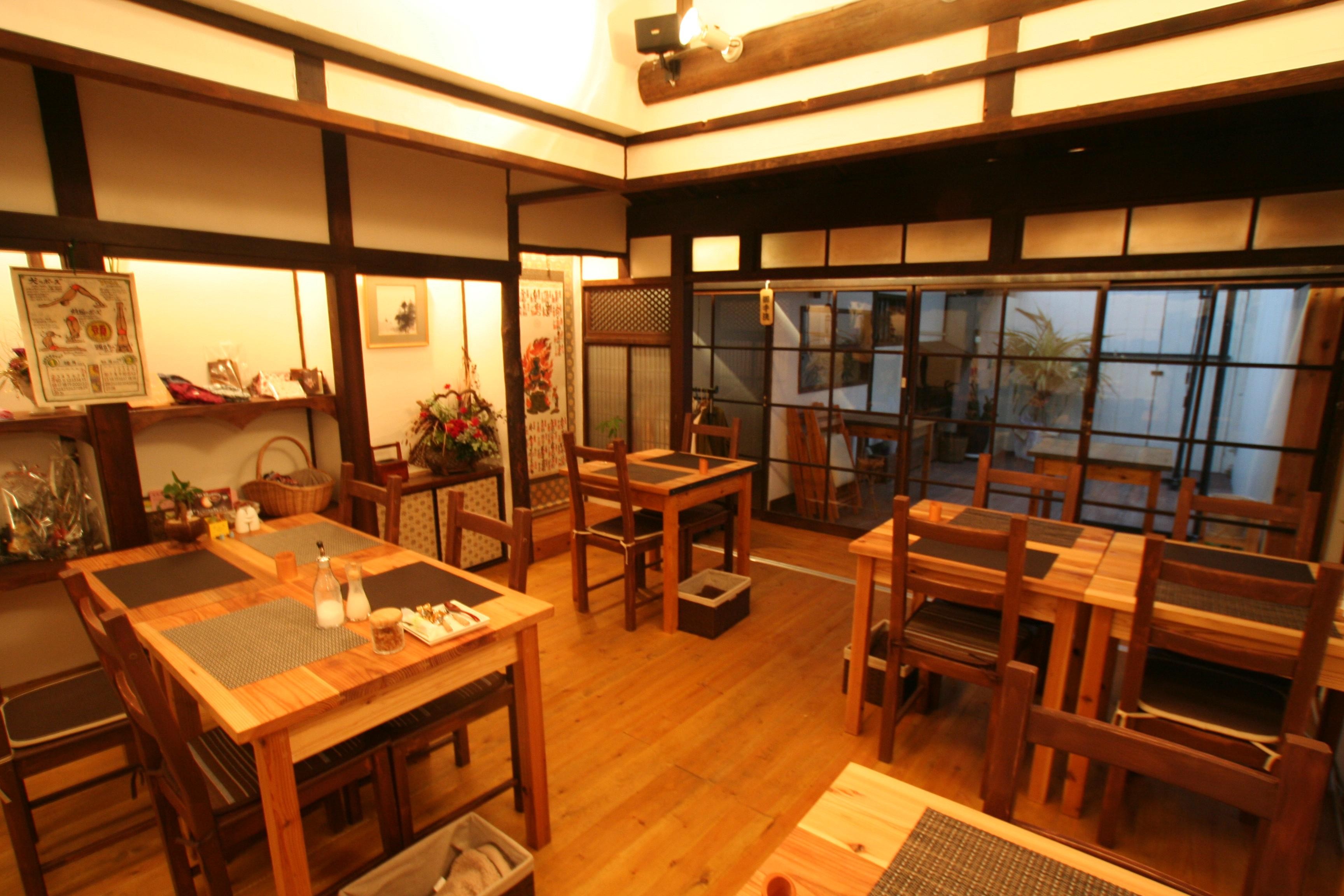 その他事例：店内 客席（【茨木市 店舗】築80年の古民家を居心地良いカフェにリノベーション）