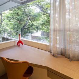 御殿山・W house 〜オリジナルキッチンと造作家具が調和したマンションリノベーション〜 (writing space)