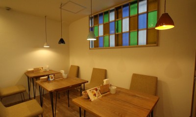 【大阪市 店舗】女性オーナーの雰囲気いっぱいのカフェ (テーブル席)