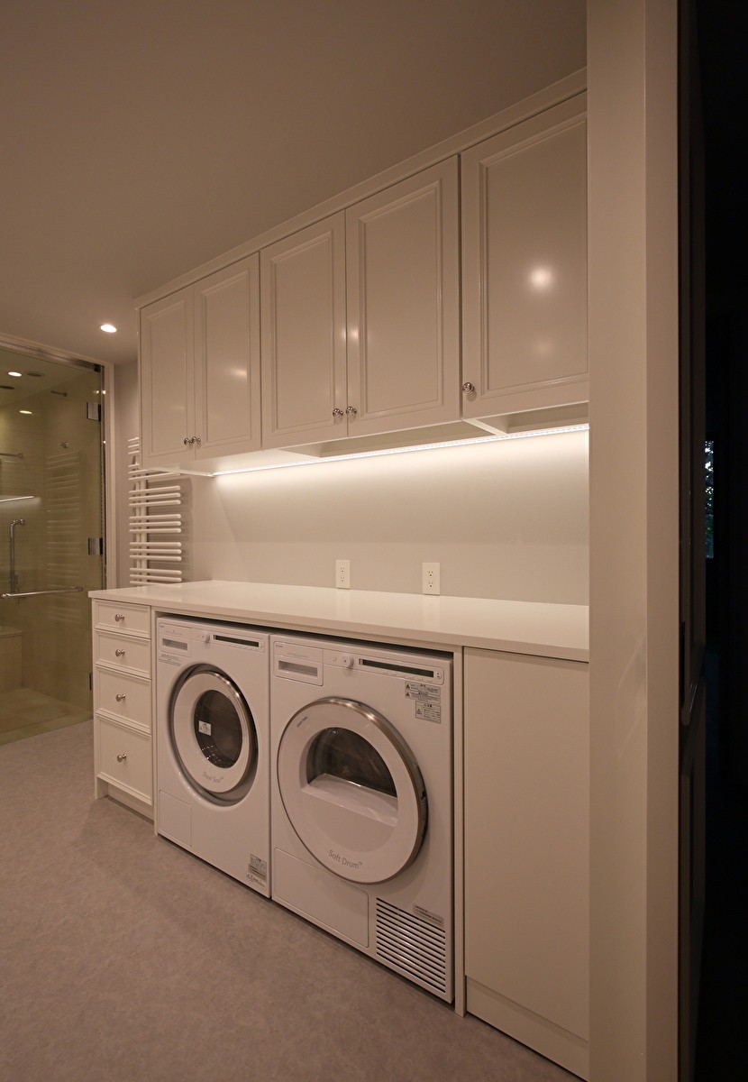 ビルトイン洗濯機と乾燥機ですっきり空間 Y邸 バス トイレ事例 Suvaco スバコ